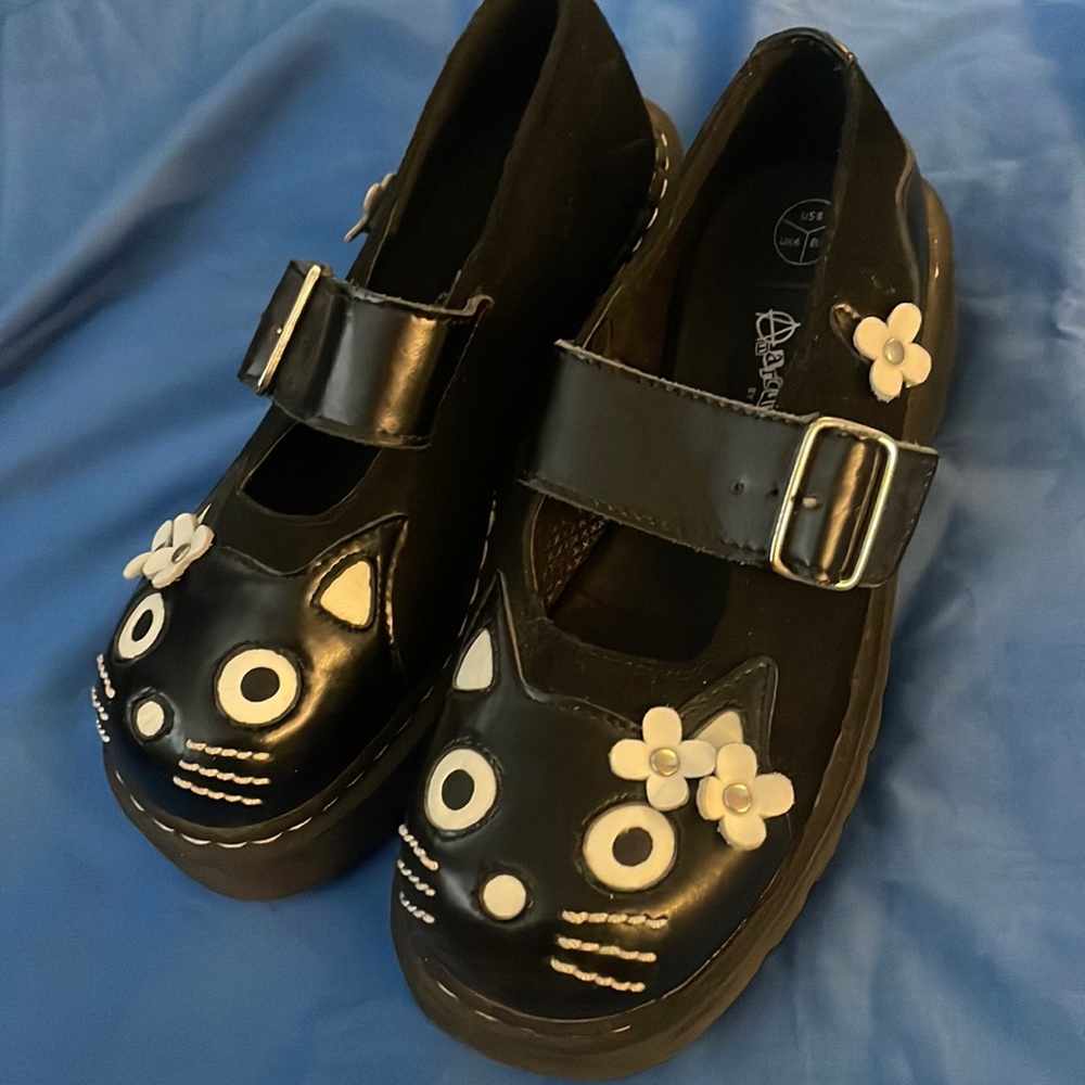 T.U.K. Cat flower mary janes woman's size 8